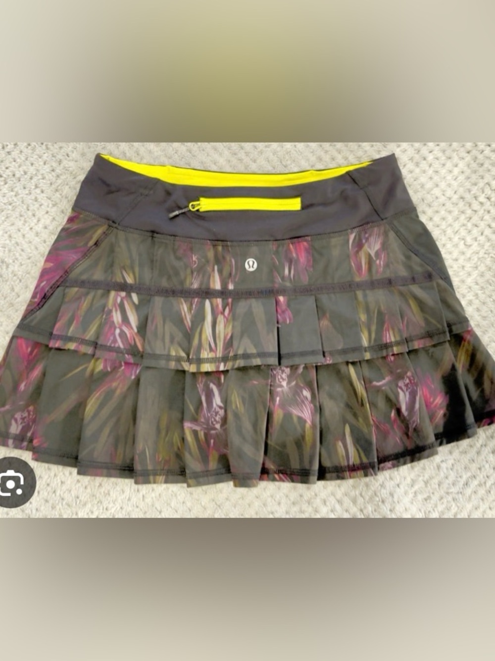 lululemon athletica Black Floral Pleated Active Skirt with Yellow Trim